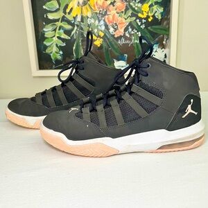 GUC Nike Jordan Max Aura GS Anthracite Pink Foam Gray & Pink Nike Air Jordan Max